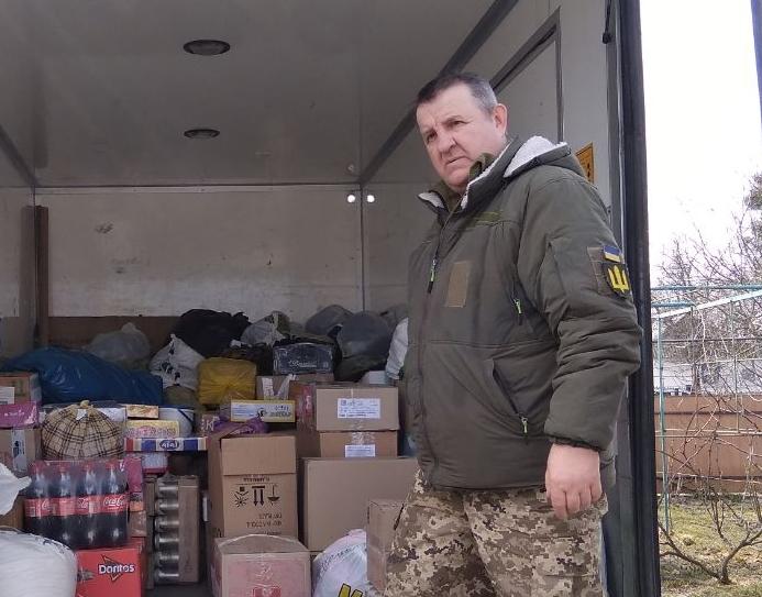 Як волонтер “Вован відчайдушний“ возить допомогу на Донбас