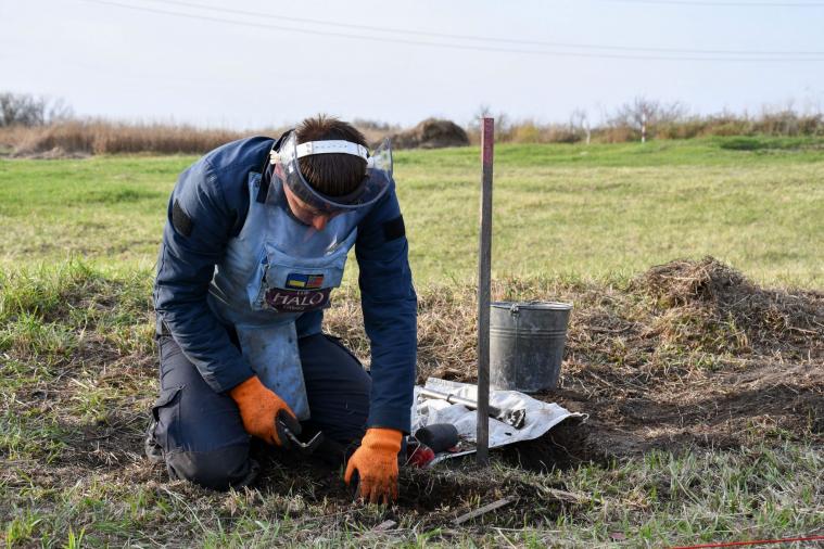 Луганчан заохочуватимуть ставати фахівцями з розмінування