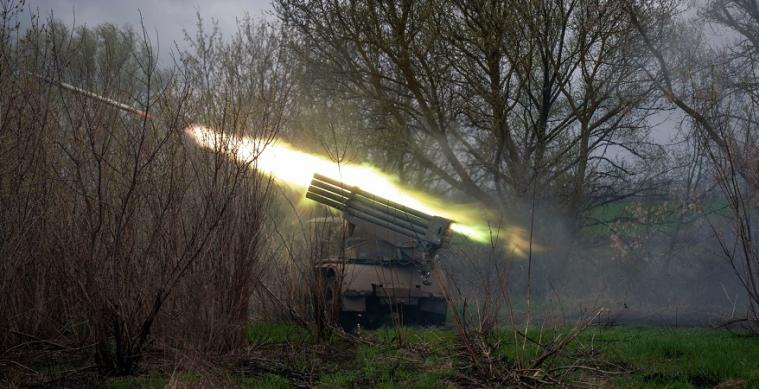 На Луганщині окупанти не наступають, але обстрілюють деокуповані села 