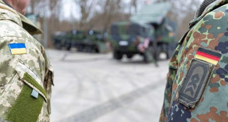 Німеччина назвала перекладачів проблемою номер один у тренуванні українських військових, — FT