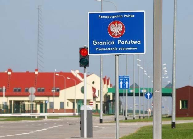 Польща заборонила в’їзд авто, зареєстрованих у росії