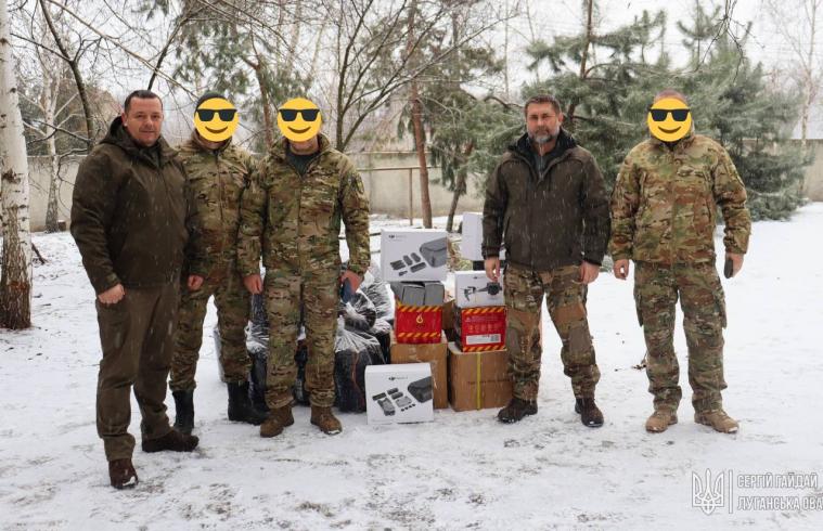 Українським військовим на Сватівсько-Кремінському напрямку передали техніку та подарунки від жителів Луганщини