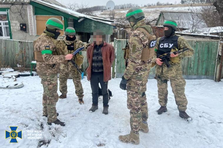 Затримали чоловіка, який допомагав окупантам вивозити награбоване до Луганська