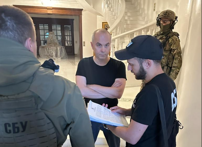 СБУ затримала Шуфрича за підозрою у державній зраді: журналіст опублікував фото