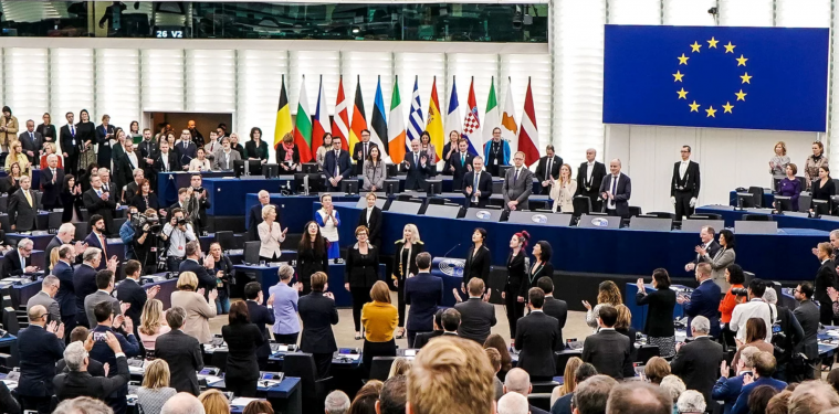 Депутати Європарламенту виступили проти закриття декларацій і закликали Зеленського накласти вето