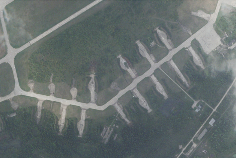 Згарище замість бомбардувальника Ту-22: Опубліковані супутникові знімки авіабази рф, яку атакували дрони