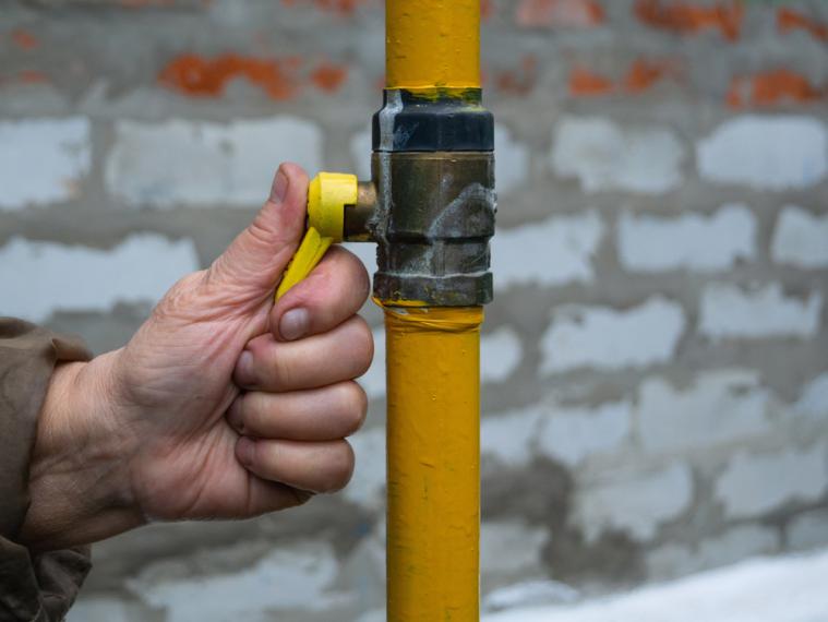 На окупованій Луганщині у будинках відрізають газ за борги, які залишили військові рф
