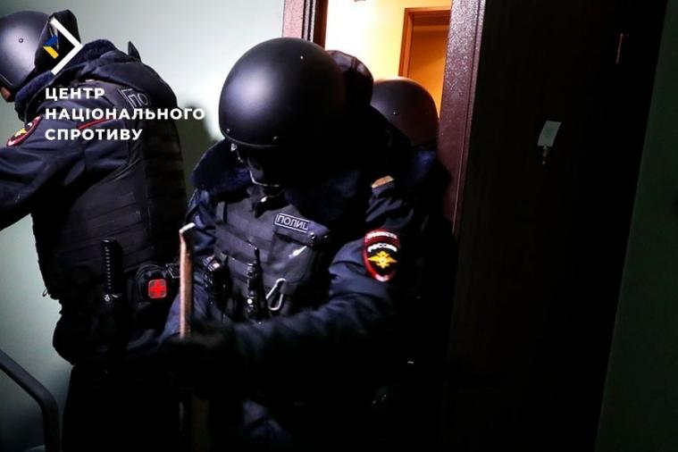 Підпілля інформує про посилення обшуків на окупованій Луганщині, - ЦНС