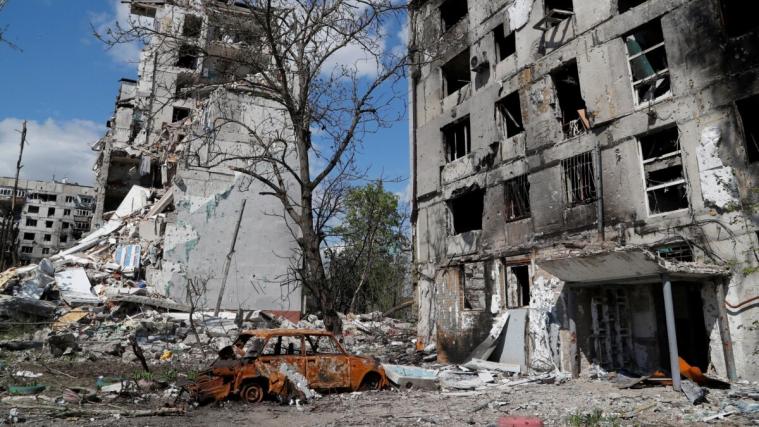 ЛОВА: У зруйнованому Рубіжному окупанти запланували ремонтувати “виключно вцілілі будинки”  