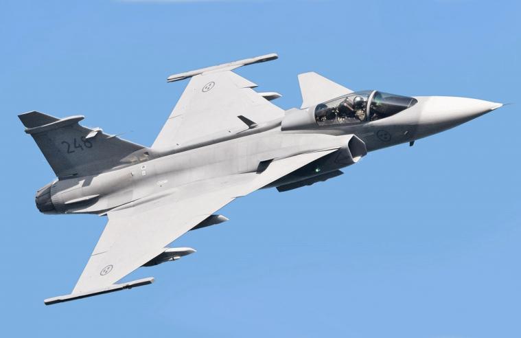 Не тільки F-16: Україна веде перемовини про надання винищувачів від Швеції