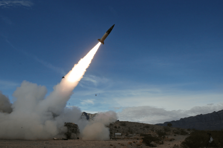 ЗМІ: США розглядають надання Україні далекобійних ракет ATACMS для ударів по Криму