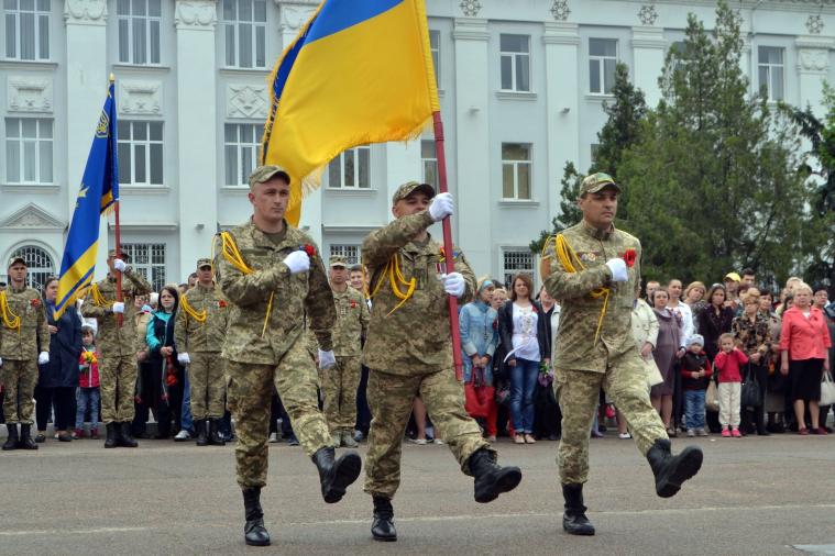 Від георгіївської стрічки до червоного маку — як Луганщина вшановувала день Перемоги над нацизмом