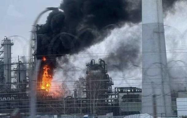 США закликали Україну припинити "нахабні удари" по російських нафтопереробних заводах, — FT