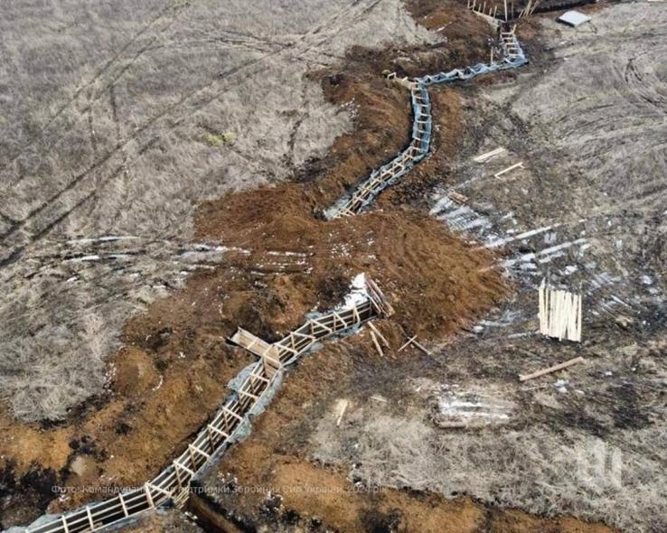 У Харківській ОВА відмовилися назвати підприємства, які мали займатися будівництвом фортифікацій у регіоні