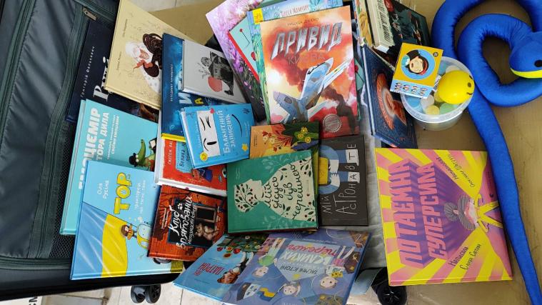 Сєвєродонецький гумхаб у Дніпрі отримав книги для дітей