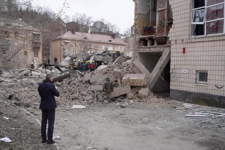 Удар по Києву: є постраждалі та зруйновані будівлі (фото)