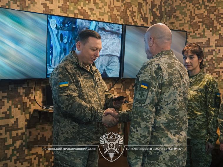 Військовослужбовців Луганського загону відзначили відомчими нагородами від керівництва Держприкордонслужби