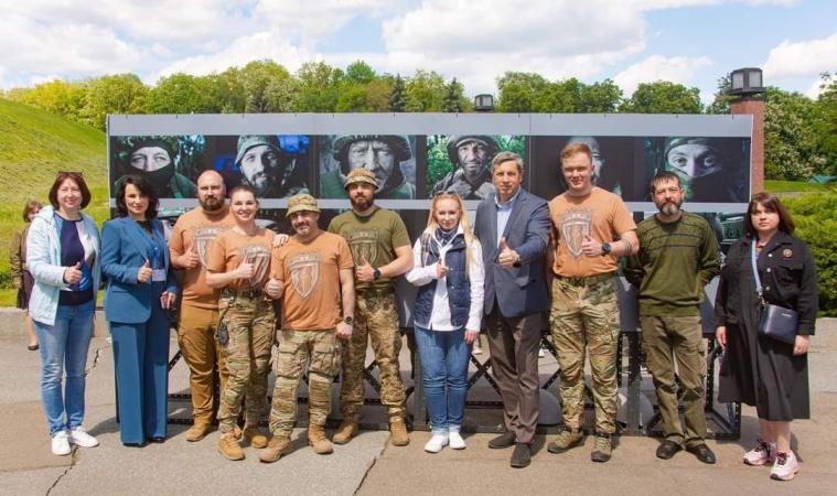 У Києві відкрили виставку до 10-річчя створення батальйону “Айдар”