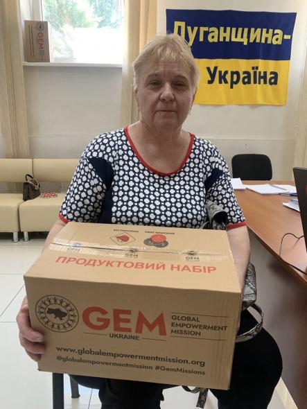 Завдяки благодійникам у Київському гумхабі луганським ВПО видали продукти