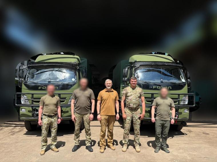 Прикордонникам Луганського загону передали вантажівки