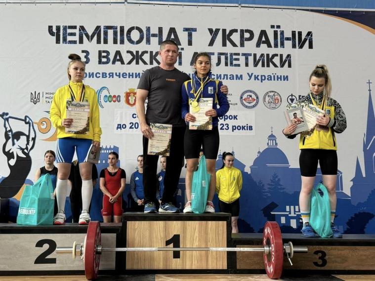 Луганські спортсменки здобули медалі всеукраїнських змагань з важкої атлетики