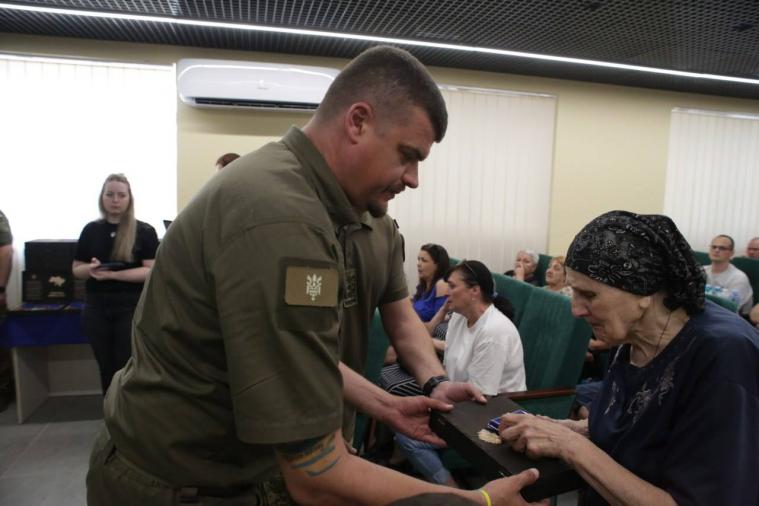 Родинам 34 військових, які загинули, обороняючи Лисичанськ, Рубіжне та Сєвєродонецьк, вручили нагороди