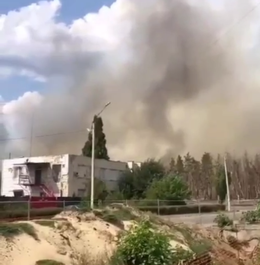 “Залишиться Сєвєродонецьк без лісу": у мережі показали нове відео пожежі біля міста