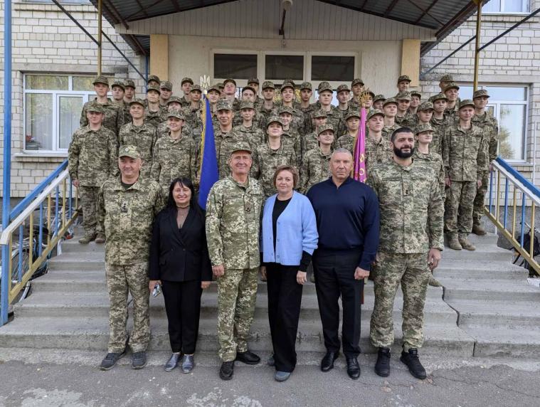 Першокурсники Луганського військового ліцею склали присягу (ФОТО)