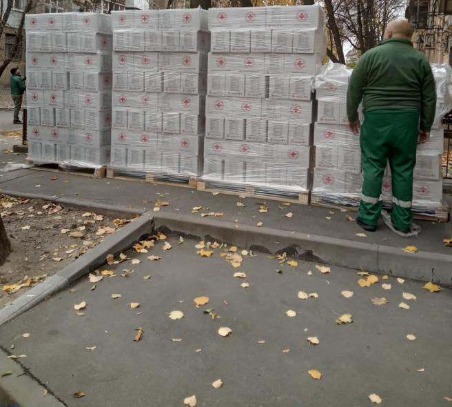 Переселенцям з Луганщини у Харкові видаватимуть гігієнічні набори