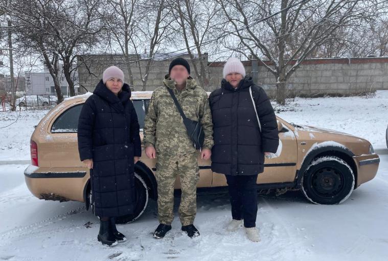 Одна з громад Луганщини передала військовим автомобіль