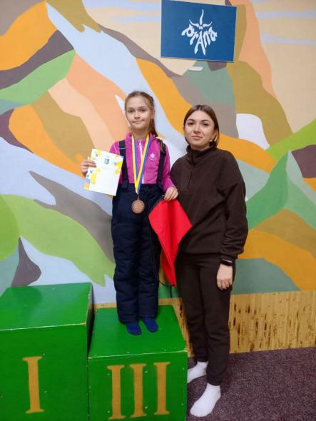 Сіверськодонецькі скелелазки вибороли бронзові медалі на чемпіонаті у Дніпрі