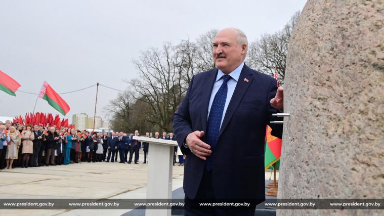 Лукашенко сказав, що буде, якщо Білорусь вступить у війну з Україною
