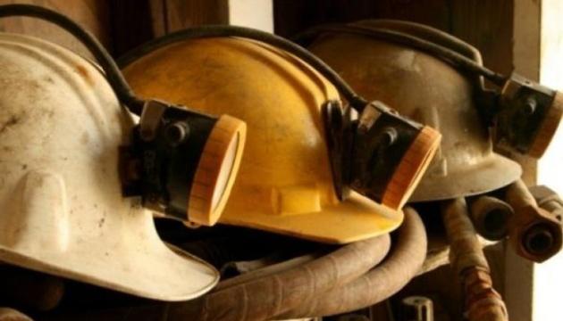 ЛОВА: Окупанти не розплачуються з шахтарями, чоловіків в окупованому місті шукають озброєні групи