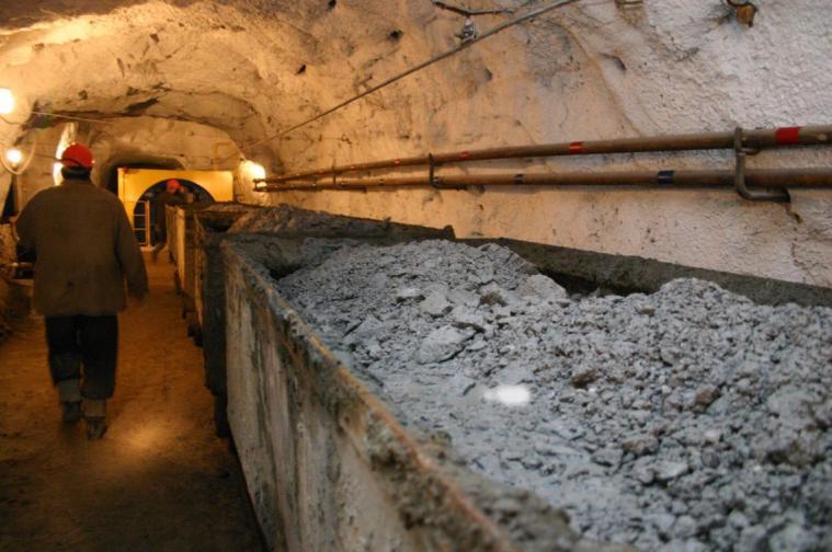 ЛОВА: З гірниками на Луганщині окупанти обіцяють розплатитися, продавши шахтне майно