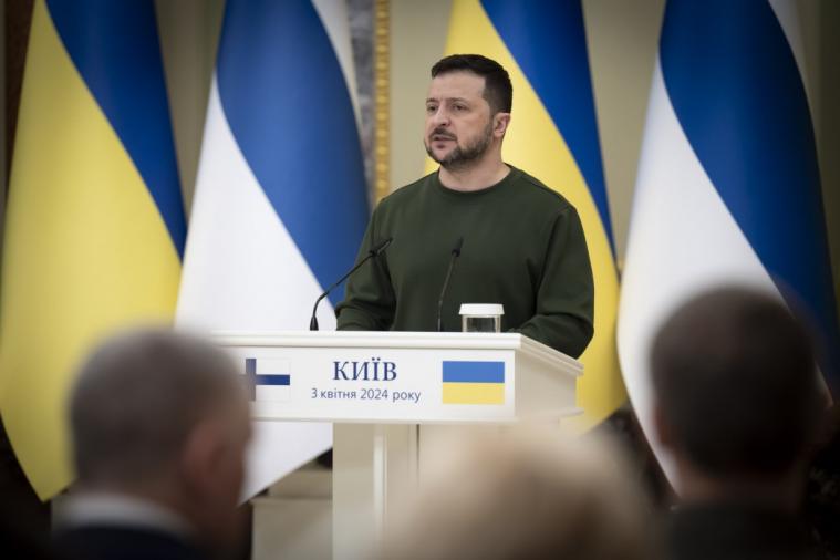 Зеленський відповів тим, хто засуджує Україну за удари по рф