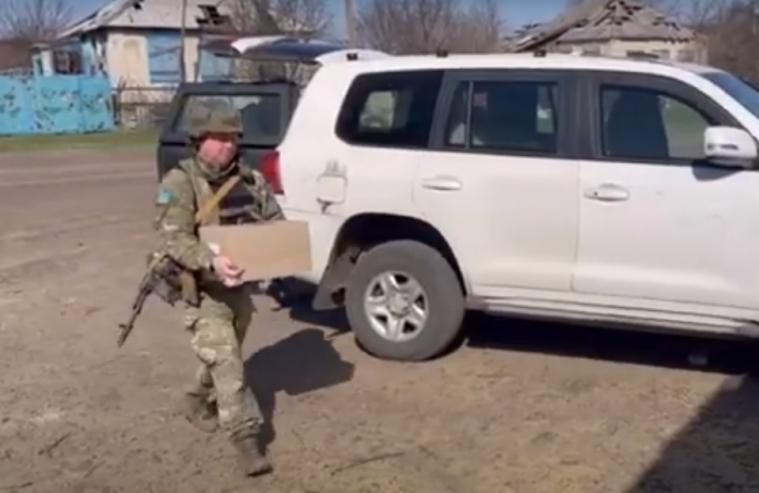 Мешканцям прифронтових сіл Луганщини привезли продукти