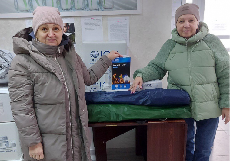 Луганчани у Тернополі отримують набори від МОМ