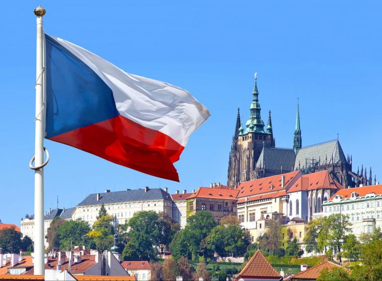 Чехія зібрала кошти, аби купити 300 тис. снарядів для України
