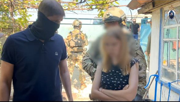 На окупованій Луганщині затримали жінку нібито за  донати «Азову» та «Правому сектору»