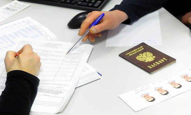 ЛОВА: лисичанам разом з російським паспортом видають повістки, у Новодружеську мародерять житло