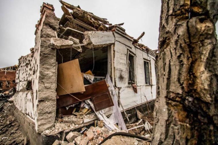 По селах на Луганщині окупанти били з авіації та артилерії. Є нові руйнування