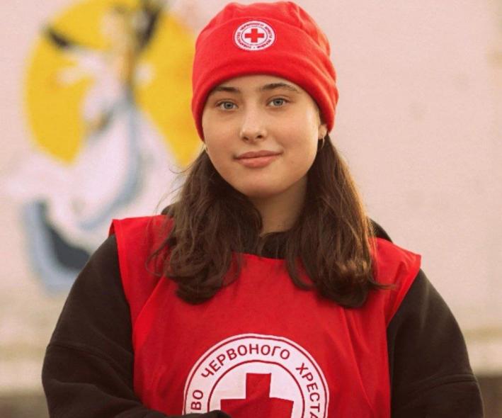 «Мої ровесники – це покоління, яке виведе Україну на новий рівень», - сєвєродонецька волонтерка Червоного Хреста