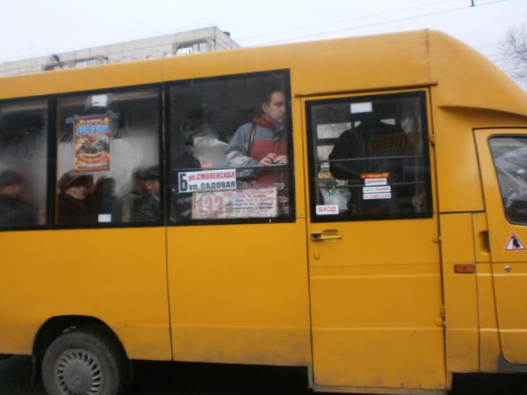 ЛОВА: У Луганську поменшало маршруток - водії побоюються мобілізації, дітям у Рубіжному розповіли про тероризм