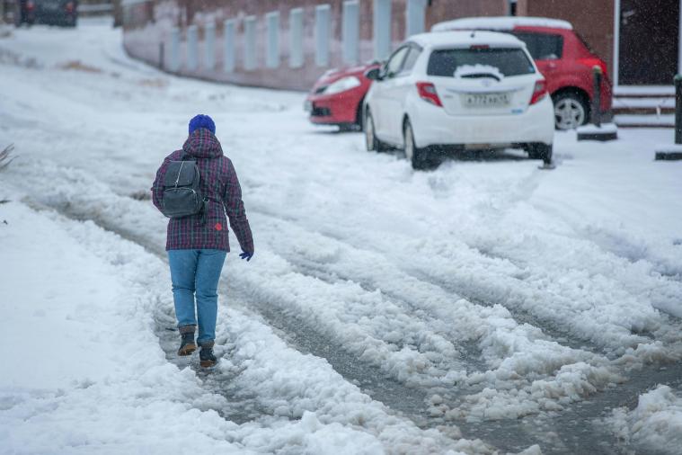 Синоптикиня попередила про складну погоду 16 числа: до чого готуватися українцям у понеділок