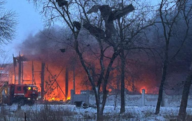 На Дніпропетровщині вибуховою хвилею перекинуло маршрутку: через атаку рф 24 постраждалих (ФОТО)