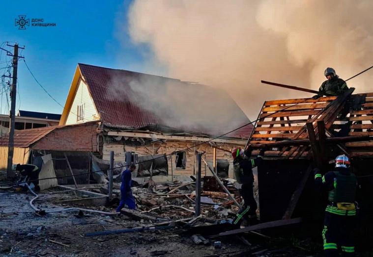 рф завдала масованого удару по Україні: пошкоджені ТЕС, зруйновані будинки, є постраждалі