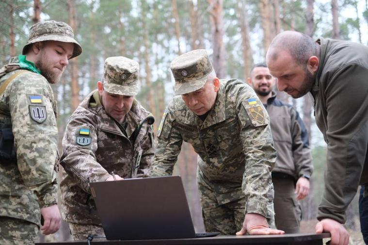 Сирський вважає, що для ЗСУ важливо змінити оборонну та наступальну психологію