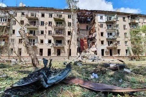 У Луганську мешканцям зруйнованого будинку нараховують комунальні послуги, житло людям не дали, – блогер