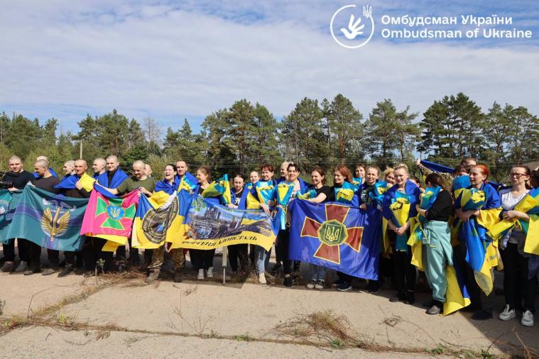 Україна повернула з російського полону 49 українців, деякі з них захищали Луганщину (ФОТО)