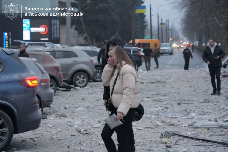 рф завдала удару по самому центру Запоріжжя: дев'ятеро людей загинули і 22 поранені, багато руйнувань (ОНОВЛЕНО)